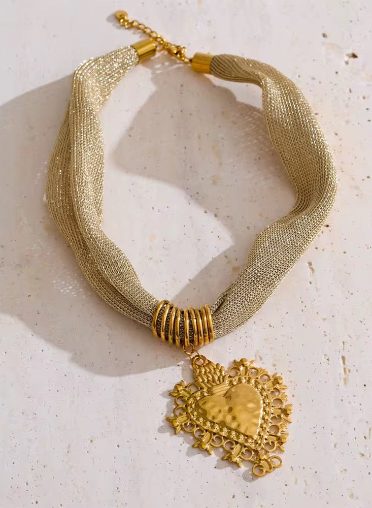 Amoré Necklace