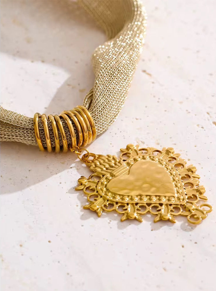 Amoré Necklace